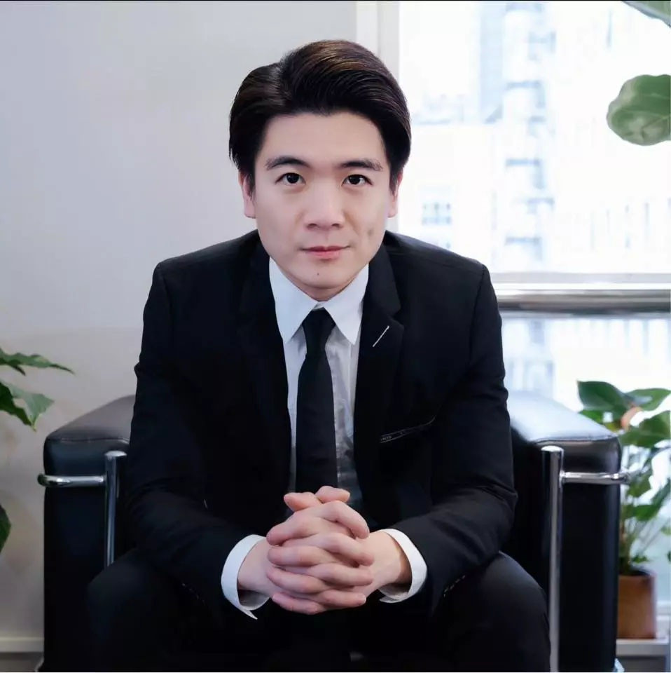 Anh chồng CEO của Đỗ Mỹ Linh bùng nổ visual trong ngày sinh nhật đón tuổi mới