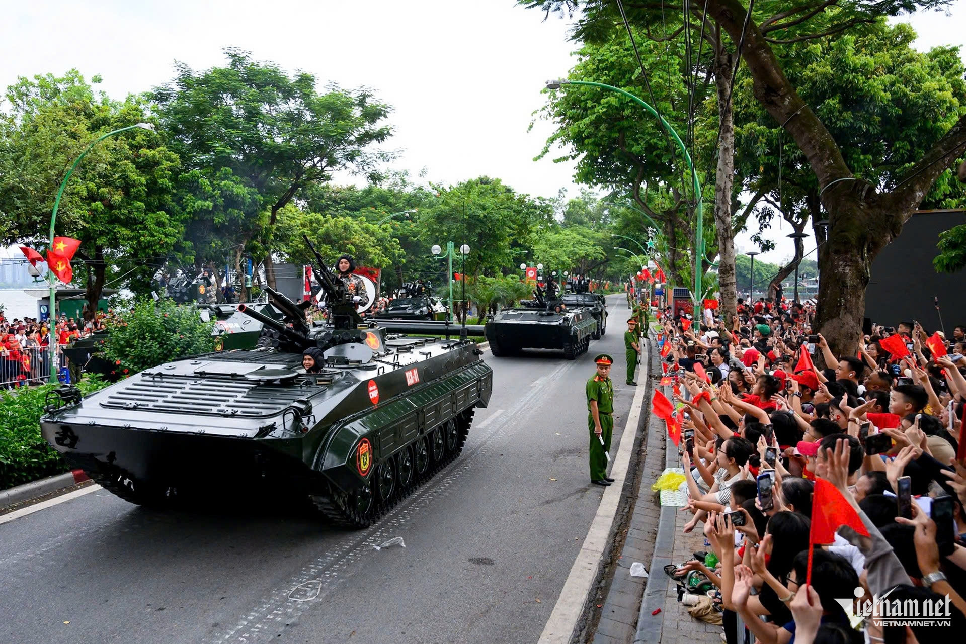 W-xe tăng 2.jpg