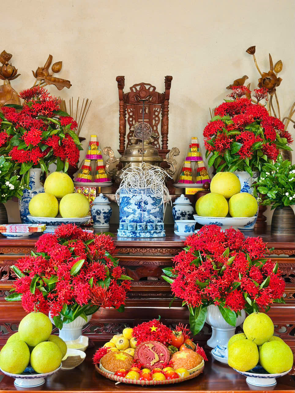 Mâm cỗ Vu Lan cờ đỏ sao vàng 'gây bão' mạng xã hội: Khi đạo hiếu hòa cùng niềm tự hào dân tộc- Ảnh 1.