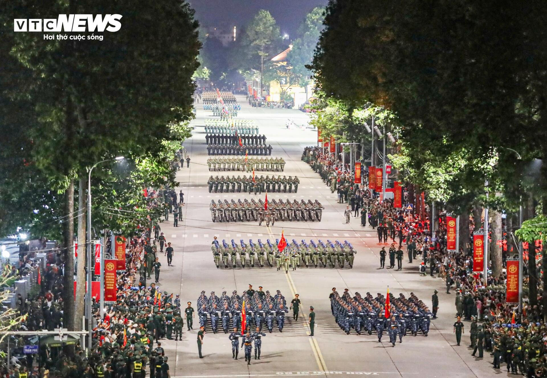 Ấn tượng hình ảnh 16.300 chiến sĩ nhịp bước quân hành tại Quảng trường Ba Đình - 5