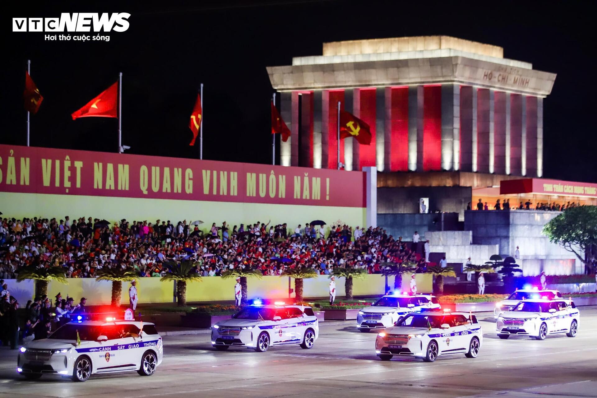 Ấn tượng hình ảnh 16.300 chiến sĩ nhịp bước quân hành tại Quảng trường Ba Đình - 23