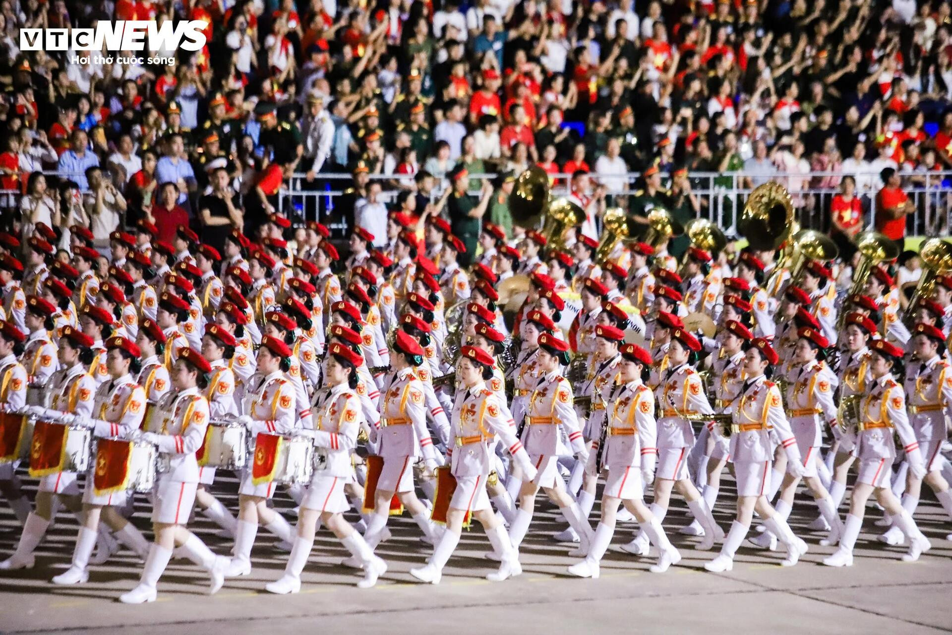 Ấn tượng hình ảnh 16.300 chiến sĩ nhịp bước quân hành tại Quảng trường Ba Đình - 6