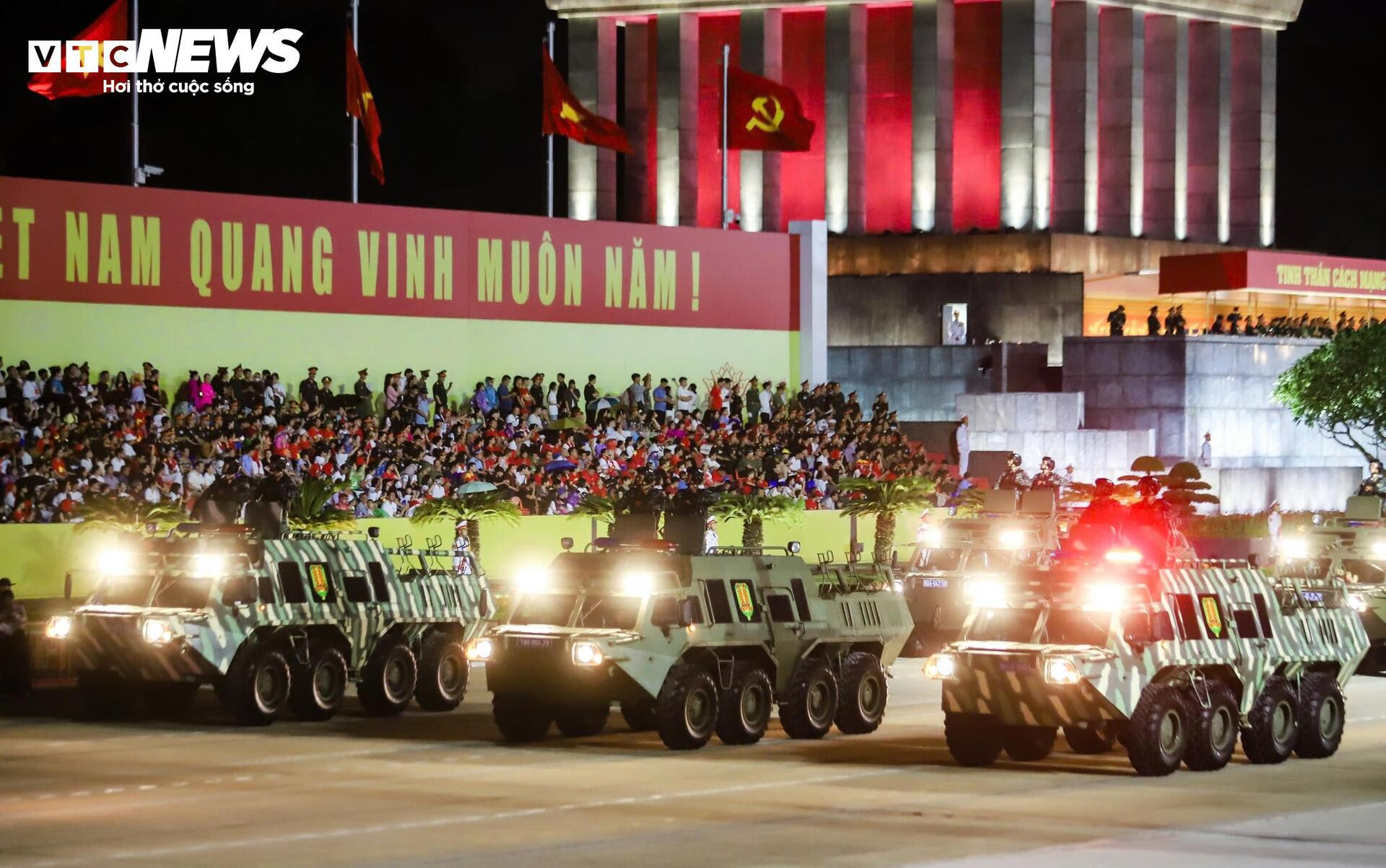 Ấn tượng hình ảnh 16.300 chiến sĩ nhịp bước quân hành tại Quảng trường Ba Đình - 25