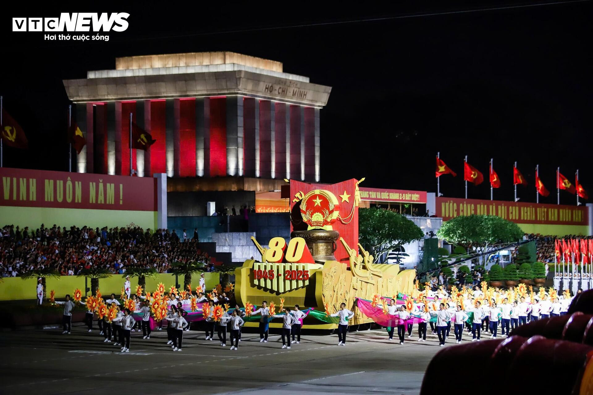 Ấn tượng hình ảnh 16.300 chiến sĩ nhịp bước quân hành tại Quảng trường Ba Đình - 1