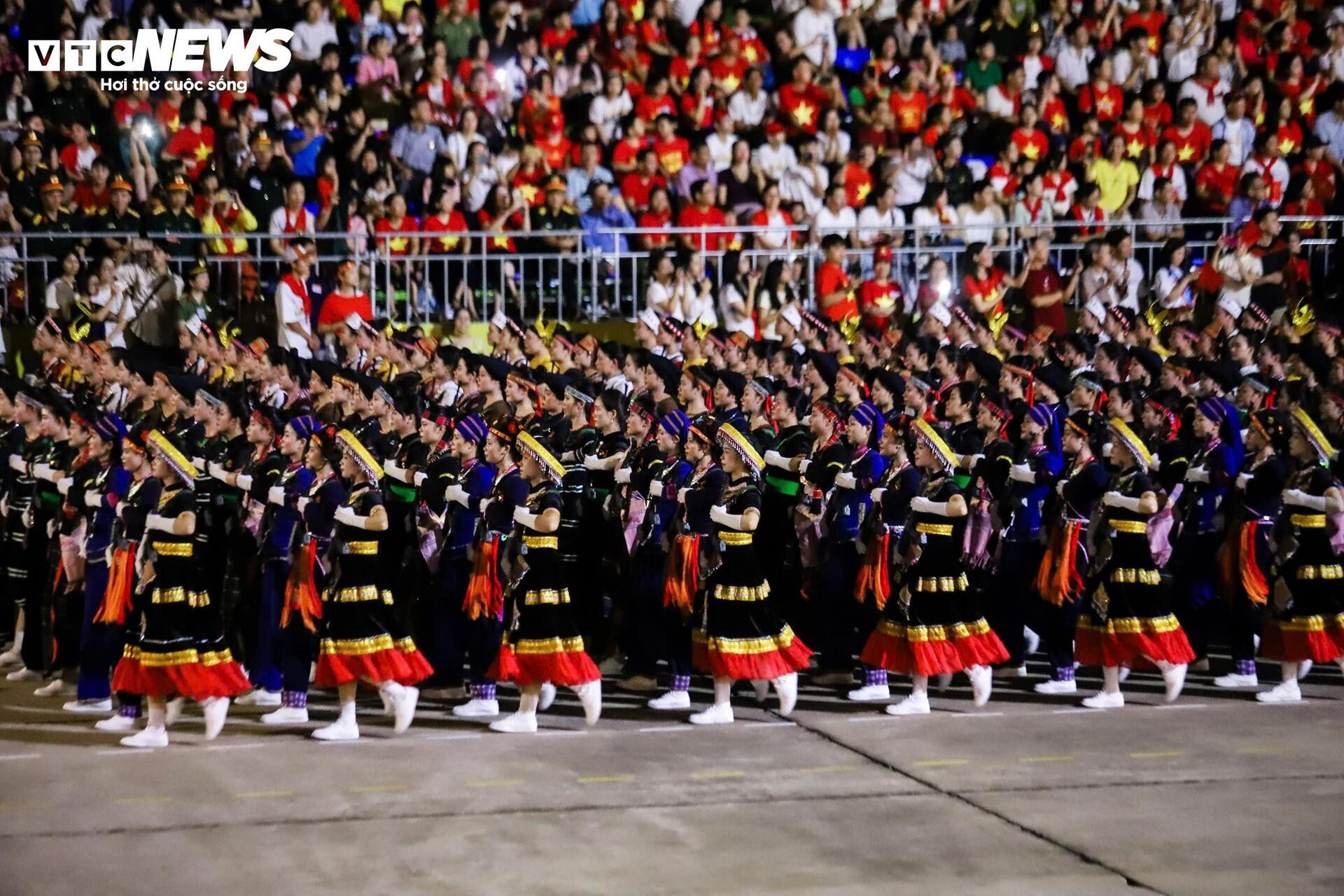 Ấn tượng hình ảnh 16.300 chiến sĩ nhịp bước quân hành tại Quảng trường Ba Đình - 15