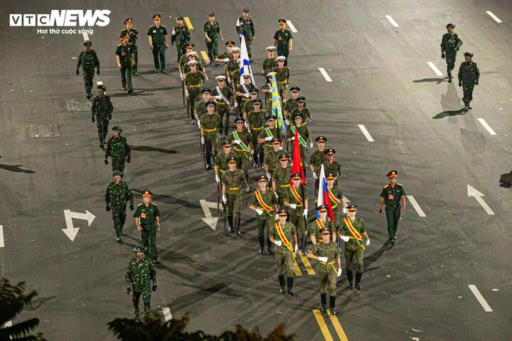 Các quân nhân Nga sang Việt Nam tham gia diễu binh 2/9 là ai? - 2