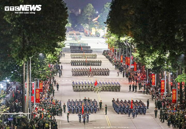 Buổi tổng hợp luyện thứ hai của các lực lượng vũ trang Nhân dân tại Quảng trường Ba Đình. (Ảnh: Đắc Huy)