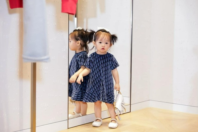 Cường Đô La cho con ra Hà Nội đu diễu binh dân tình thả wow vì 1 chi tiết