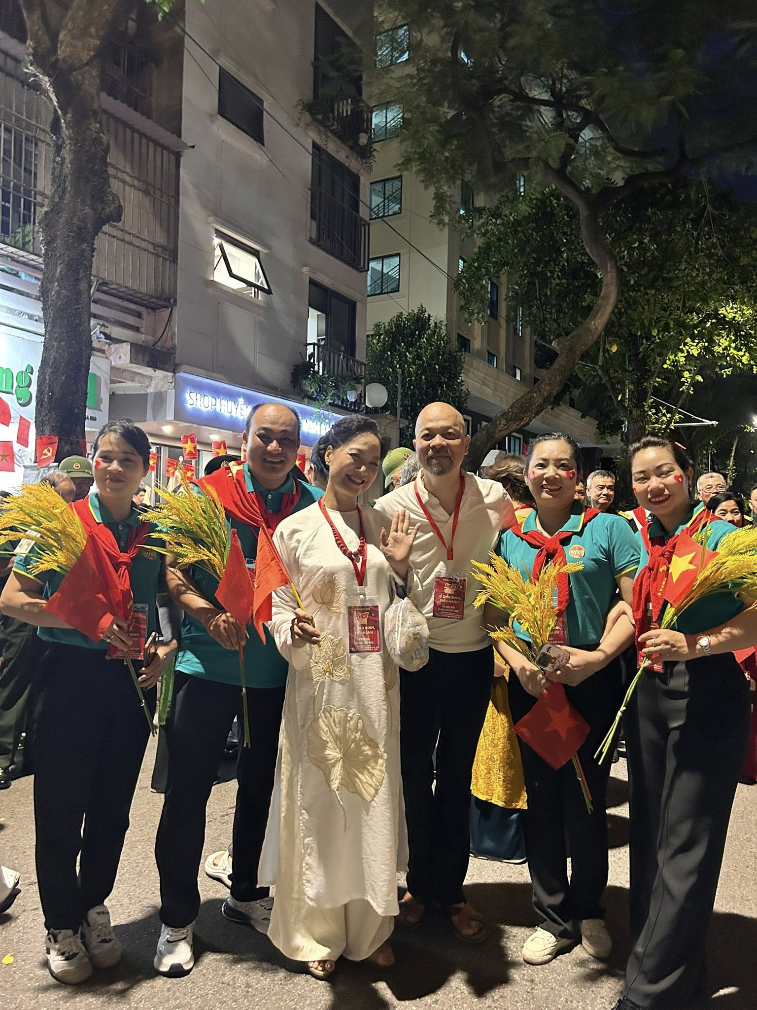 Hồng Diễm gây chú ý trong ngày hợp luyện diễu hành A80- Ảnh 13.