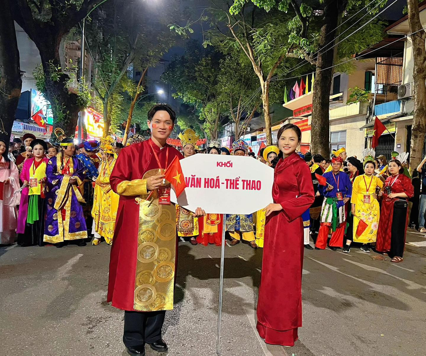 Hồng Diễm gây chú ý trong ngày hợp luyện diễu hành A80- Ảnh 2.