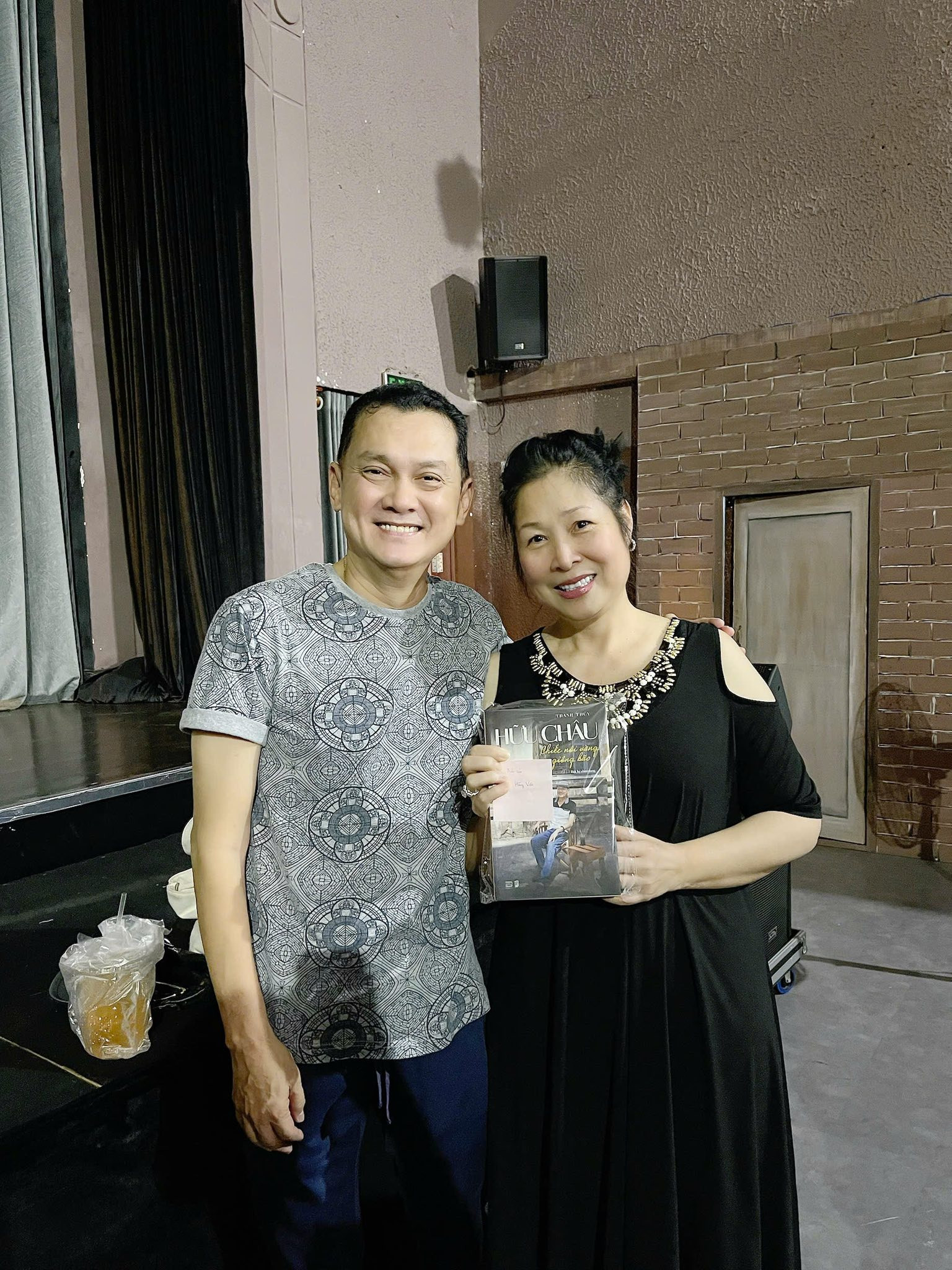 Không son phấn, NSND Hồng Vân vẫn rạng rỡ ở tuổi 59- Ảnh 5.