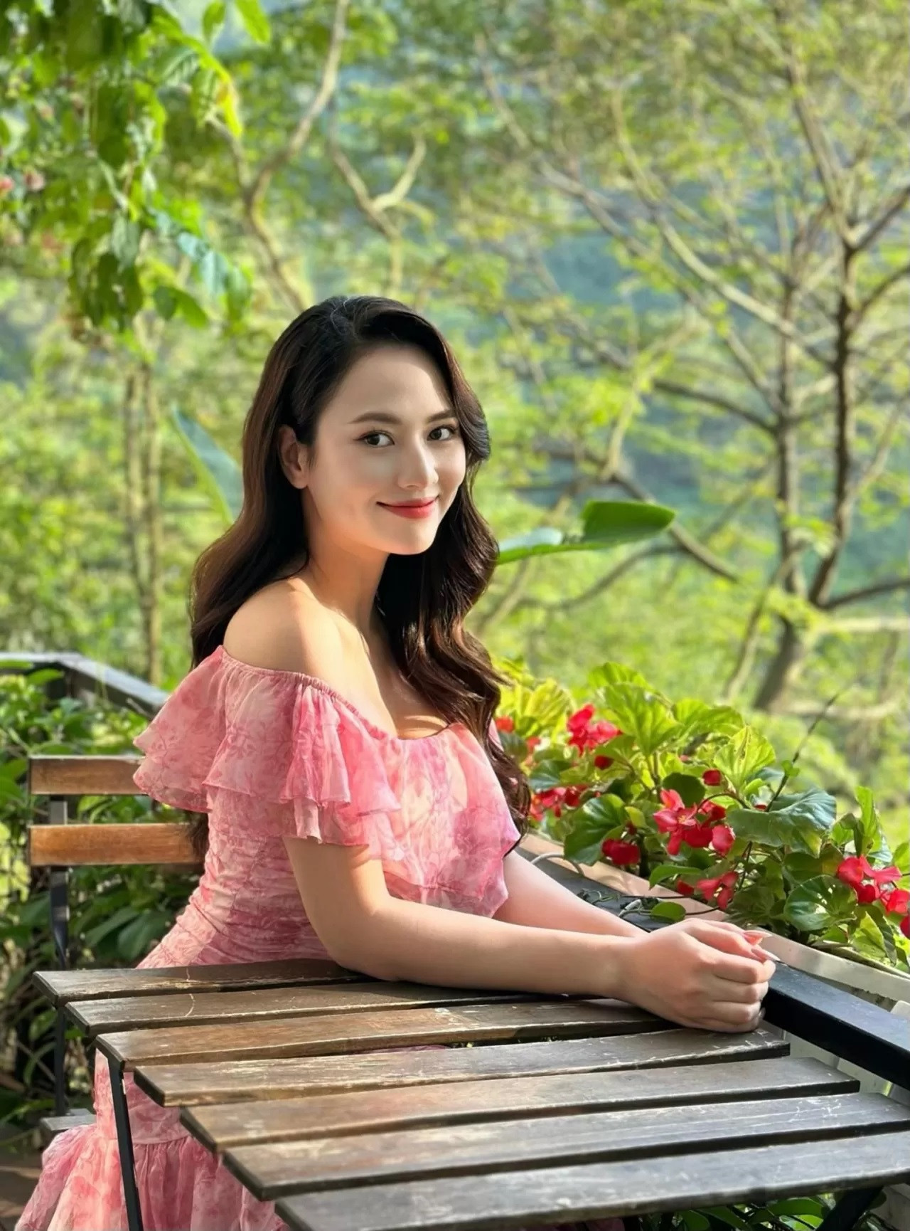 Nữ diễn viên 'gây thương nhớ' mỗi khi xuất hiện trong 'Gió ngang khoảng trời xanh' là ai?- Ảnh 5.