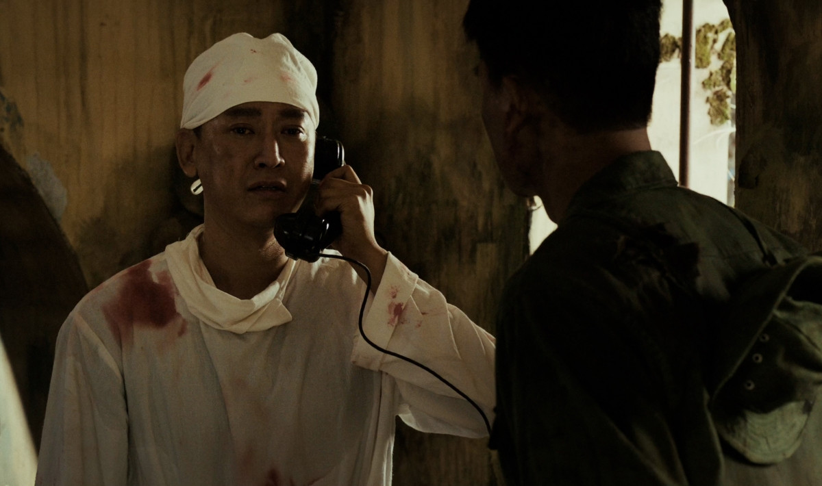 Dang sau canh cua chan am anh trong mua do su that khien ai cung nghen long hinh anh 1