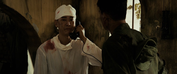 Hứa Vĩ Văn – bác sĩ Lê trong ‘Mưa đỏ’: Tham gia phim tôi cảm giác được ‘tái sinh’ - Ảnh 2.