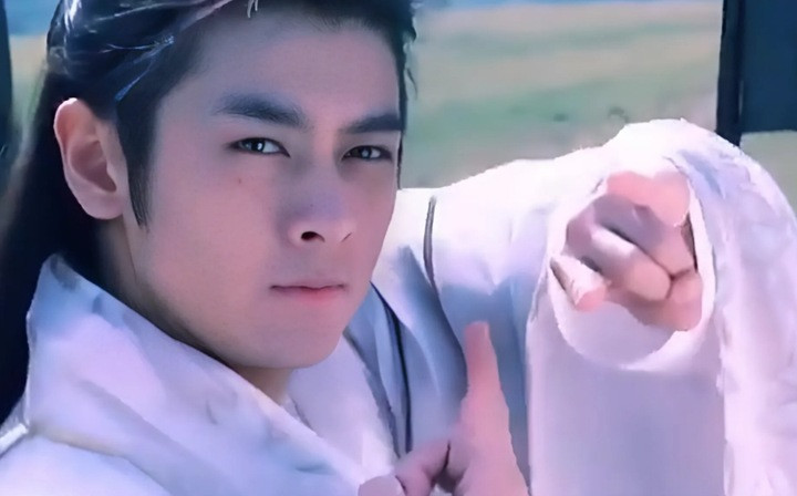 Vẻ đẹp của Lâm Chí Dĩnh trong