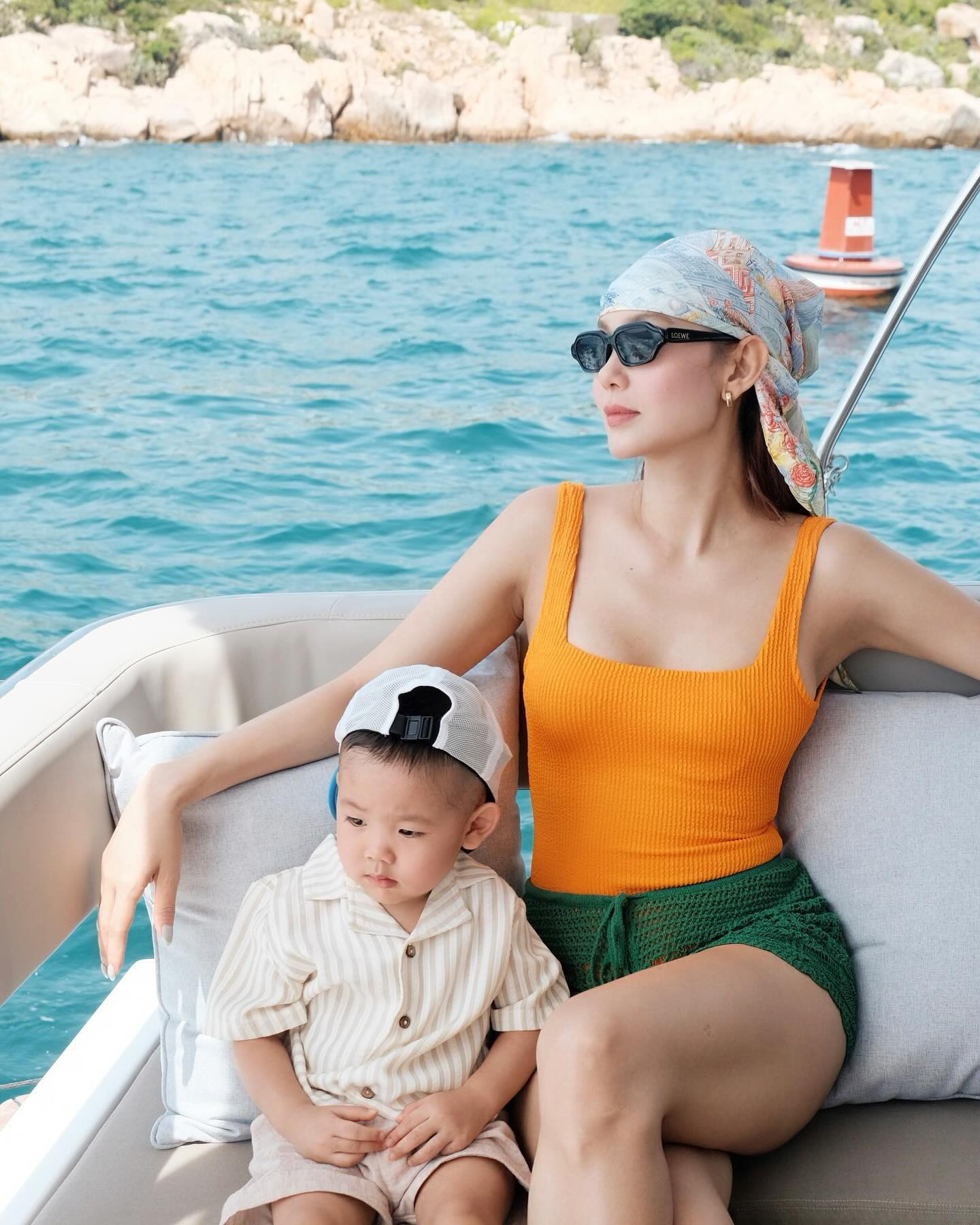 Con trai Minh Hằng gây sốt với khoảnh khắc như ông cụ non