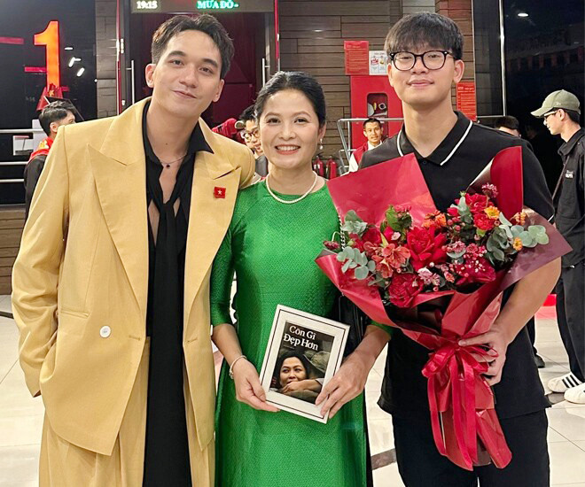 Diễn viên Đinh Thuý Hà khi diện áo dài trong Mưa Đỏ: Giữ trọn nét đẹp nền nã, phúc hậu làm say lòng khán giả- Ảnh 11.