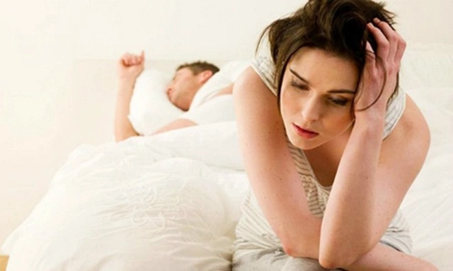 Lấy chồng 1 năm tôi bàng hoàng khi thấy chồng lặng lẽ chuyển về nhà bố mẹ anh vì chuyện chăn gối
