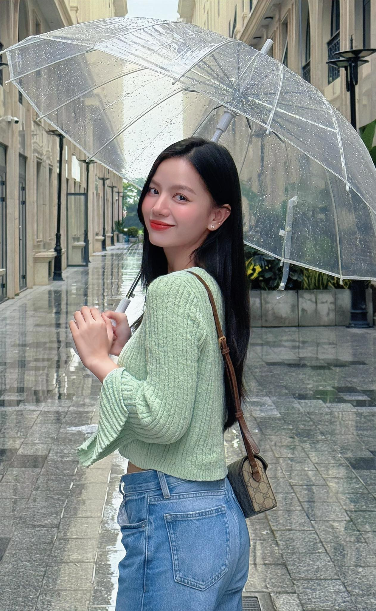 Lê Hạ Anh - cô Hồng lái đò phim 'Mưa đỏ': Tôi thấy hòa bình đẹp lắm- Ảnh 6.