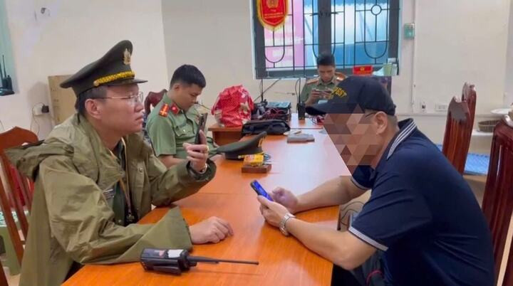 N.V.Đ. tại cơ quan công an.