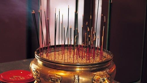 Nếu bát hương xuất hiện một trong những dấu hiệu sau, chứng tỏ điềm báo may mắn và sự giàu có đang ập đến nhà bạn- Ảnh 2.