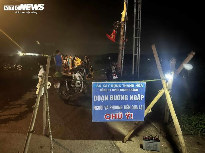 Hiện chính quyền và lực lượng chức năng xã Vân Du đang tiếp tục theo dõi diễn biến thời tiết và tình hình lũ sông Bưởi, sẵn sàng phương án ứng phó với mọi tình huống.