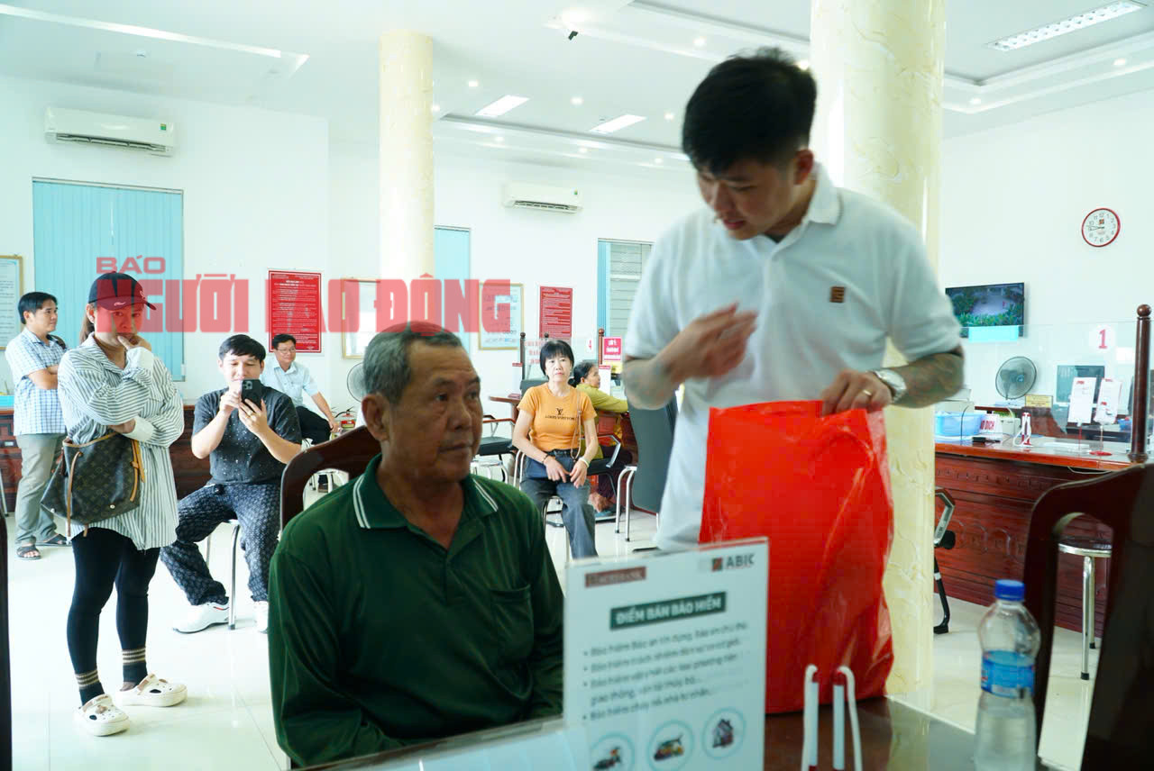 NÓNG: Ông Ba Minh nhận gần 1,6 tỉ đồng từ 2 Facebooker- Ảnh 8.