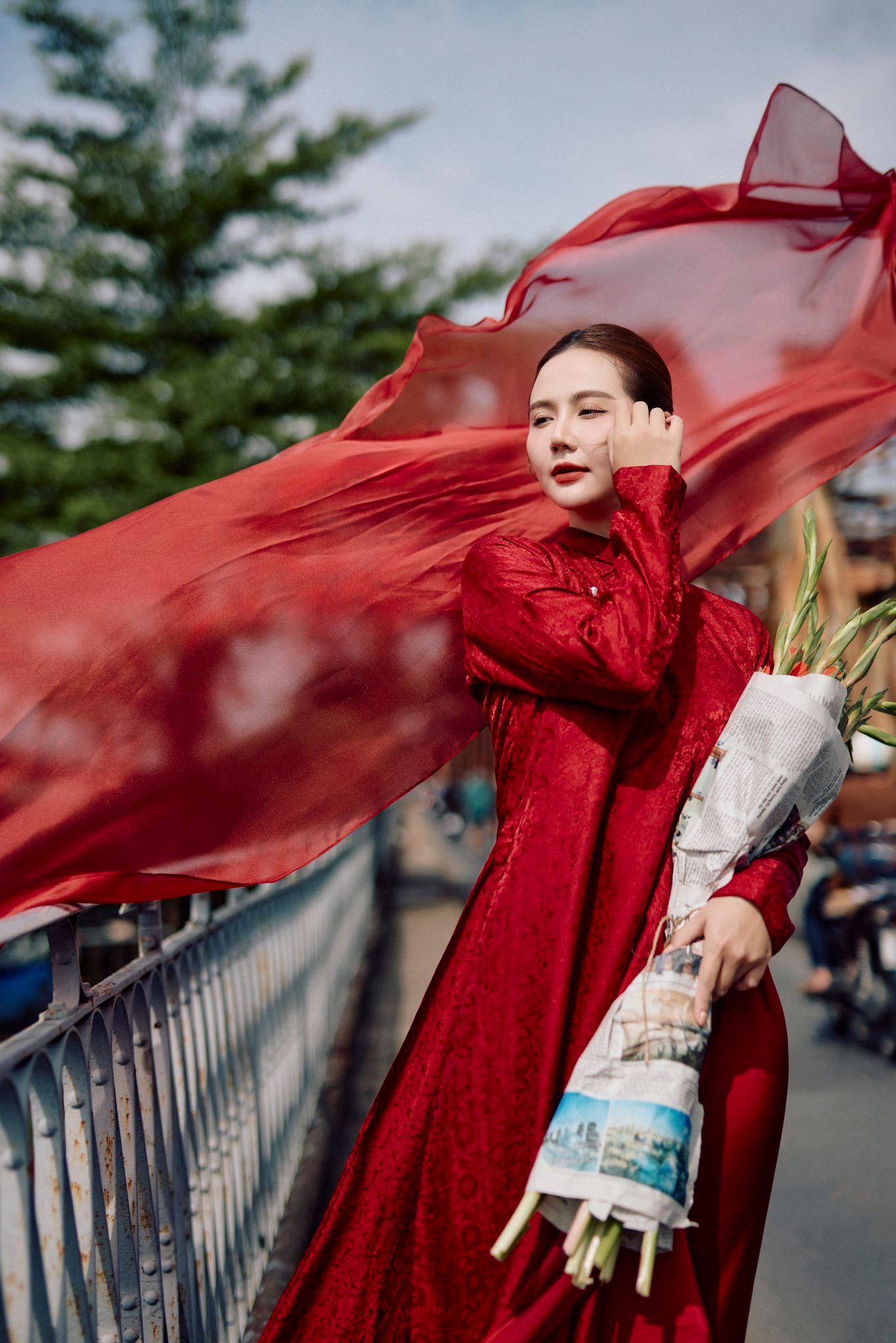 Nữ diễn viên VTV gây chú ý với bộ ảnh 'hòa bình đẹp lắm'- Ảnh 10.