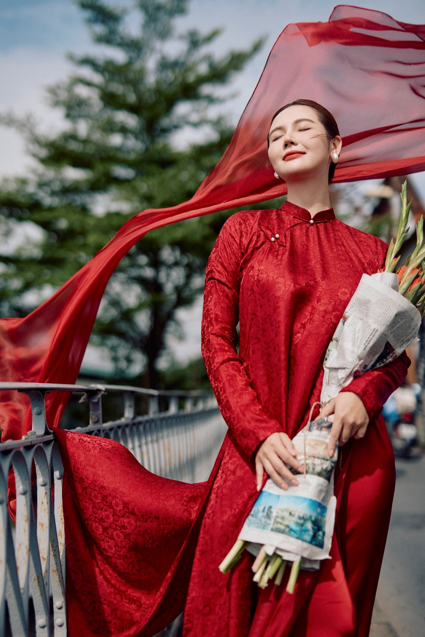 Nữ diễn viên VTV gây chú ý với bộ ảnh 'hòa bình đẹp lắm'- Ảnh 9.