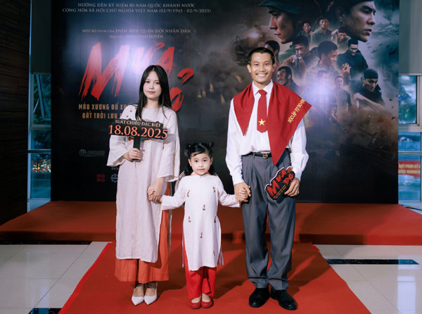 Phương Nam - Tạ của 'Mưa đỏ': Vợ rất hiểu chuyện, thông cảm cho nghề của chồng- Ảnh 6.