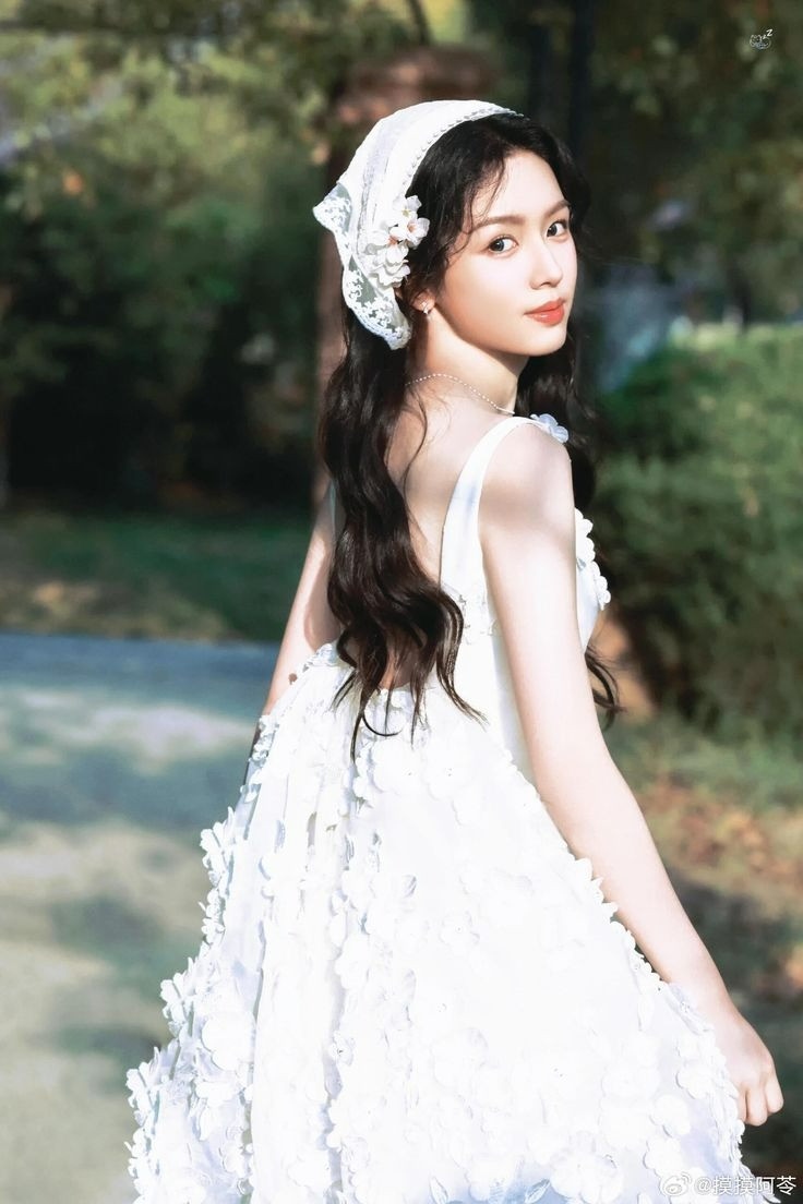 Tử vi 12 con giáp Chủ Nhật ngày 382025