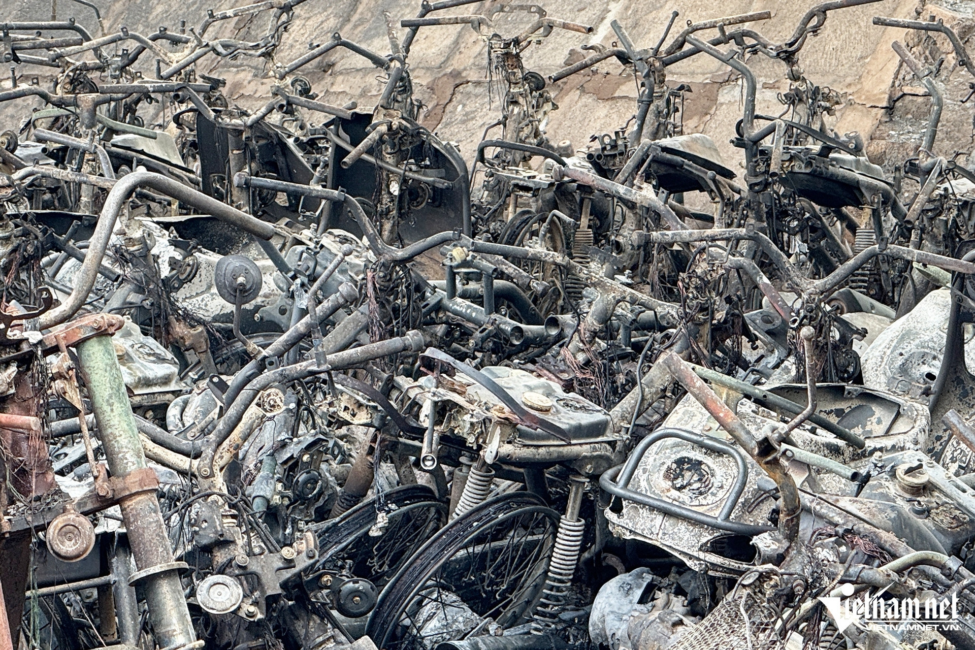 W-chay tro khung 7.jpg