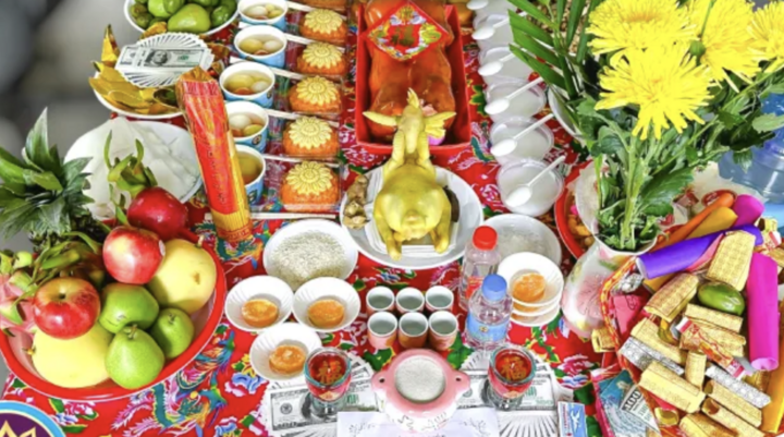 Mâm cúng cô hồn đầy đủ. (Ảnh: Đồ cúng Việt)
