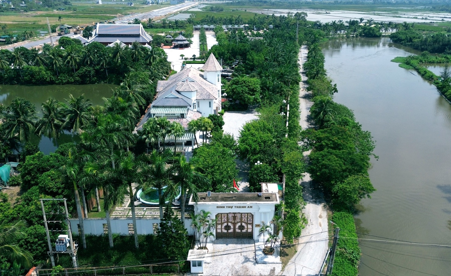 a1thú chơi xe tiền tỷ.jpg