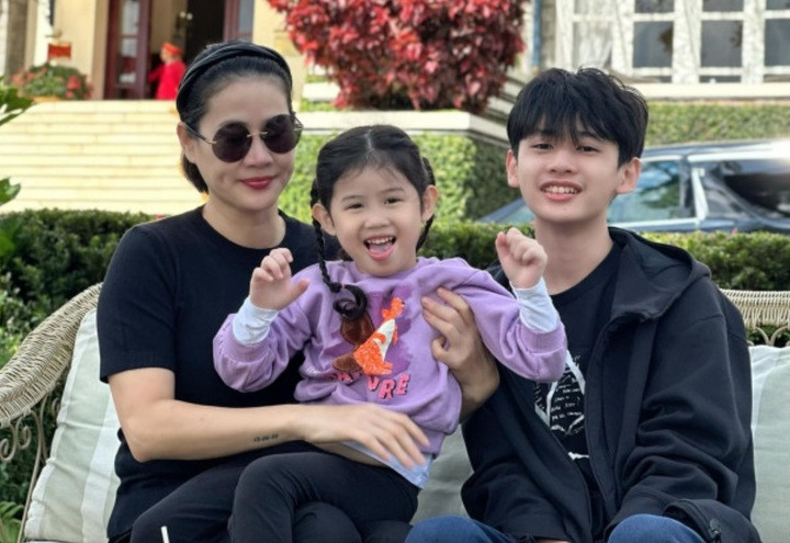 Thân Thúy Hà làm mẹ đơn thân nuôi 2 con.