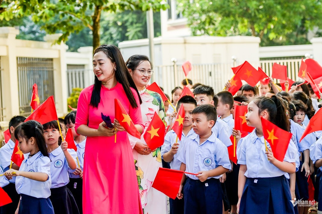 W-khai giang 1.jpg
