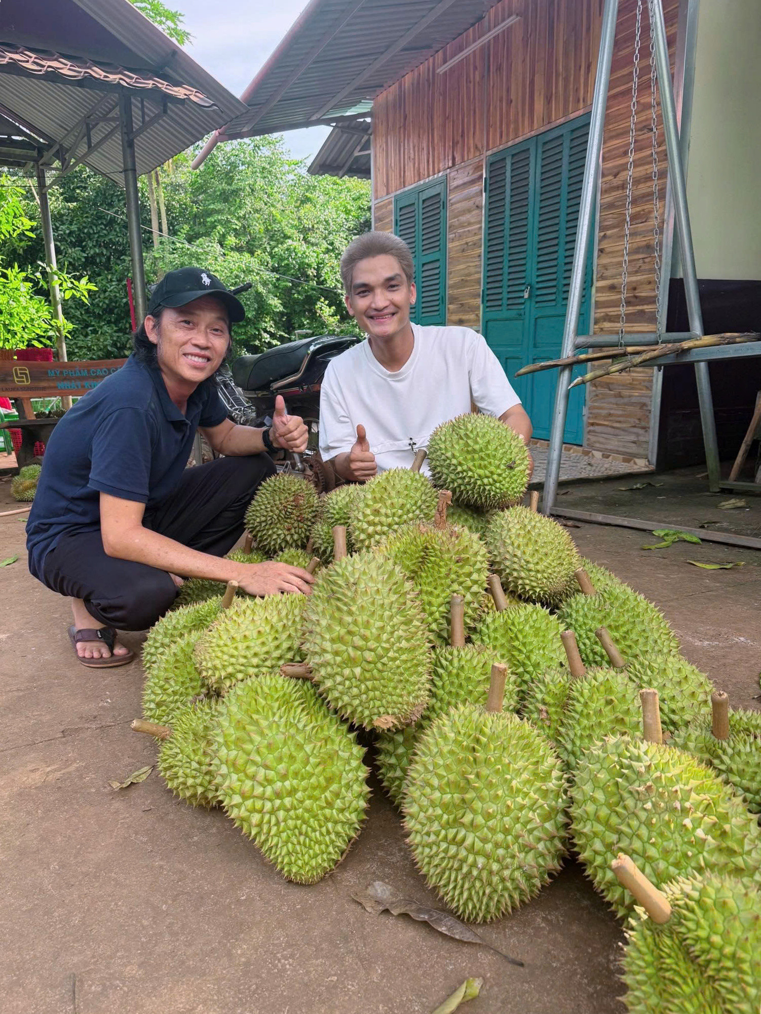 z6757386989910 b511bf418f045bb137a3b84cbdf43223 96474.jpg