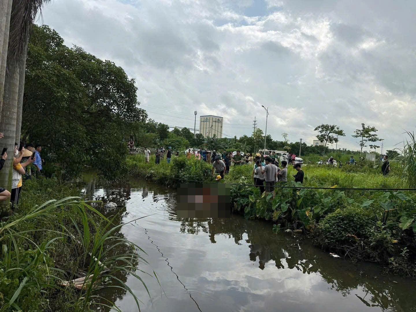 Bà nội là nghi phạm sát hại 2 cháu bé trong khu trọ- Ảnh 1.