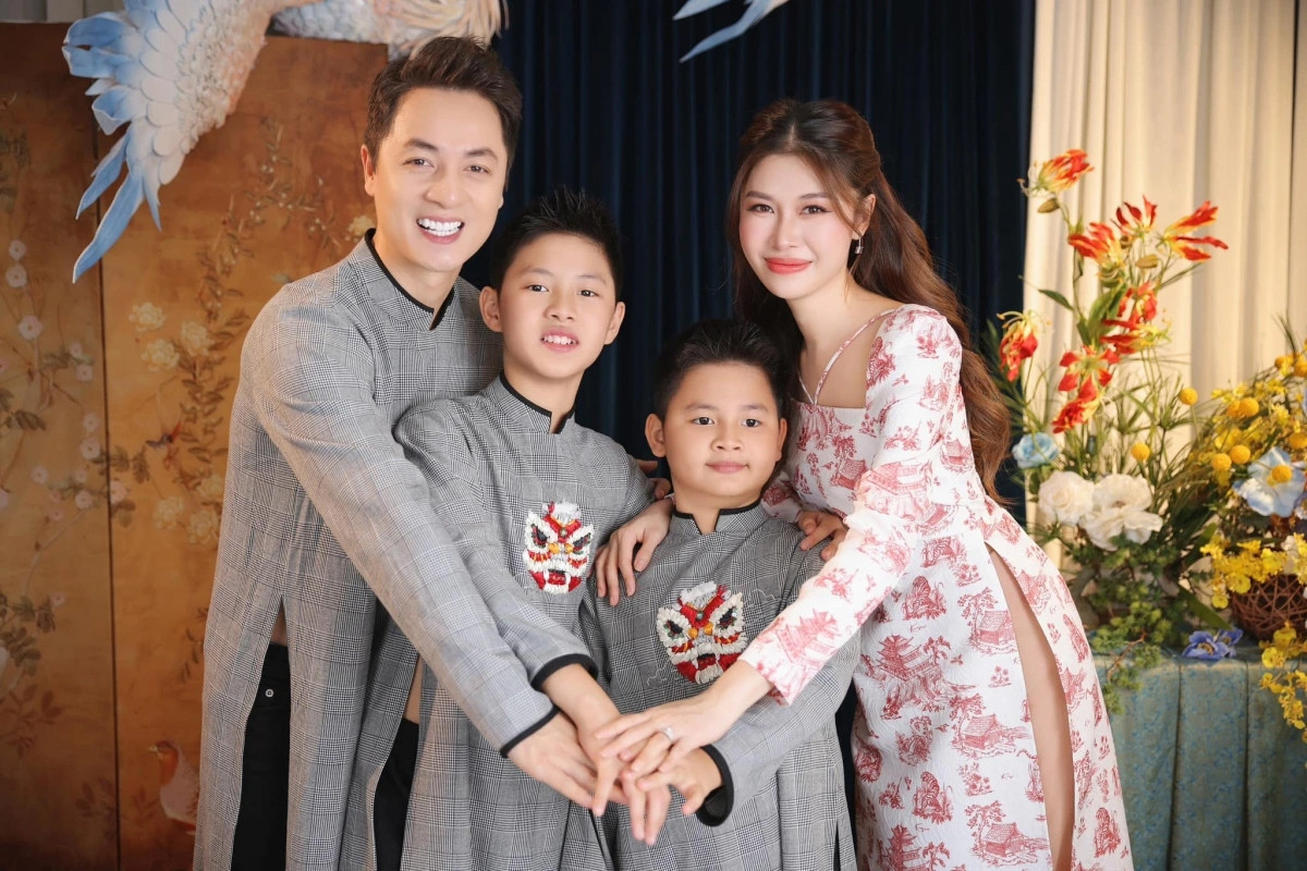 Nam ca sĩ từng mắc bệnh nghiêm trọng: Sở hữu biệt thự triệu đô, tuổi 42 có cuộc sống hôn nhân viên mãn- Ảnh 3.