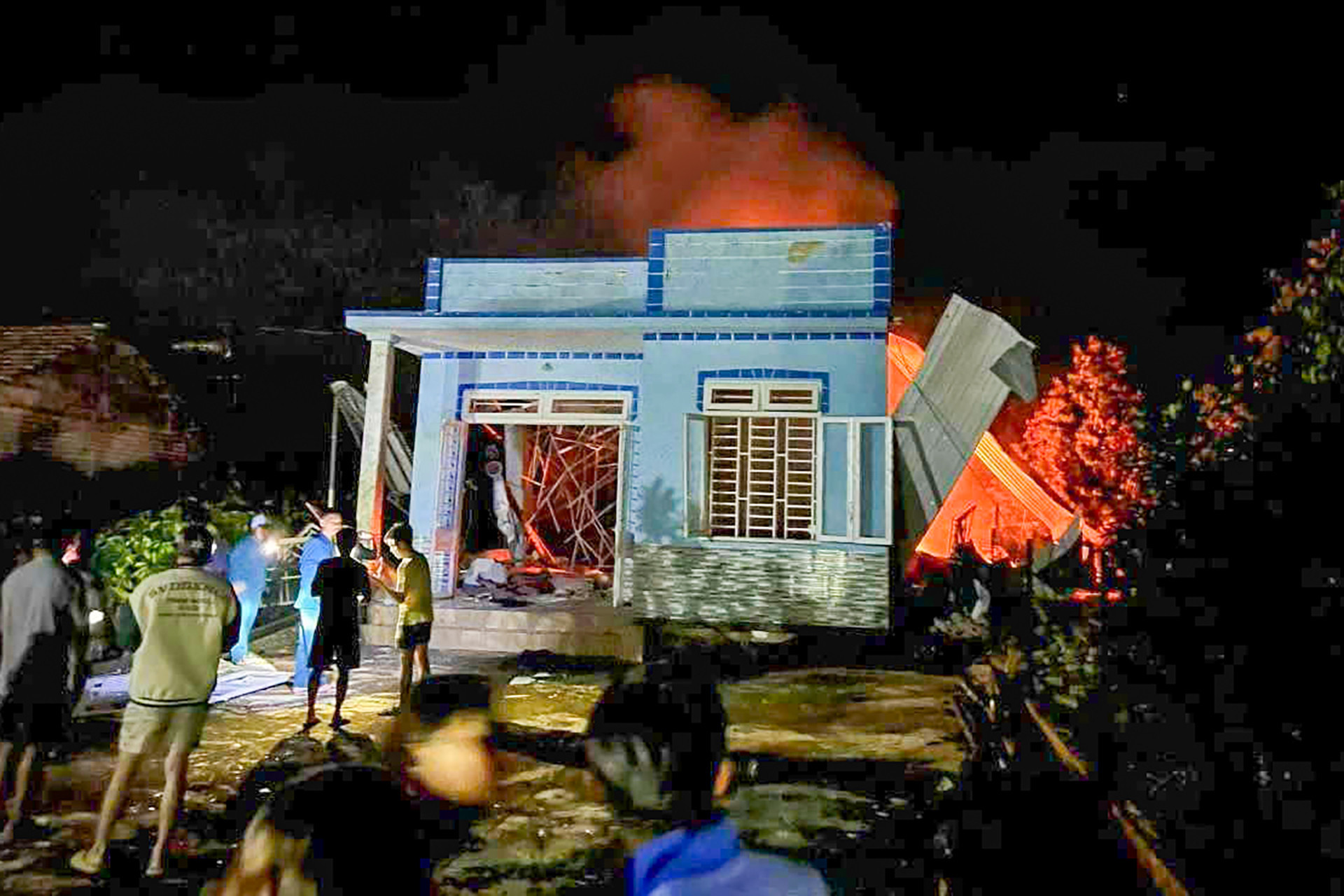 Nhà ở Lâm Đồng đổ sập sau tiếng nổ - 1.jpg