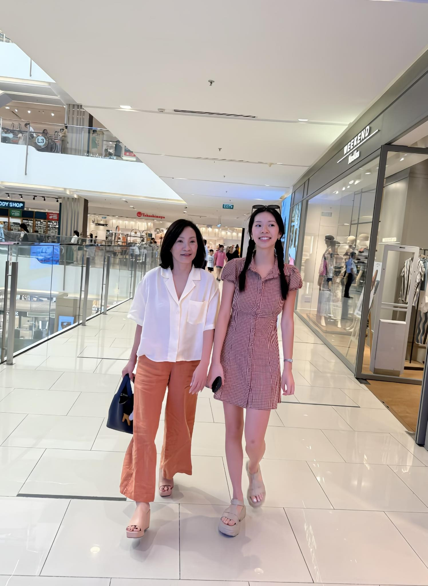 Con gái út nhà Hồng Đào - Quang Minh có chiều cao và nhan sắc như hoa hậu - Ảnh 2.