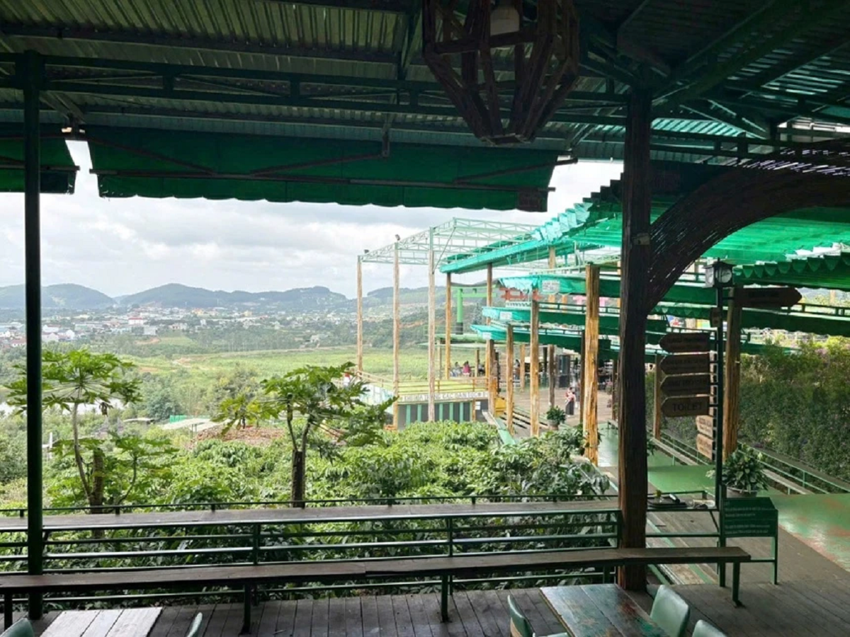 Gần 900.000 đồng cho 8 ly nước ở quán cà phê tại Đà Lạt, du khách