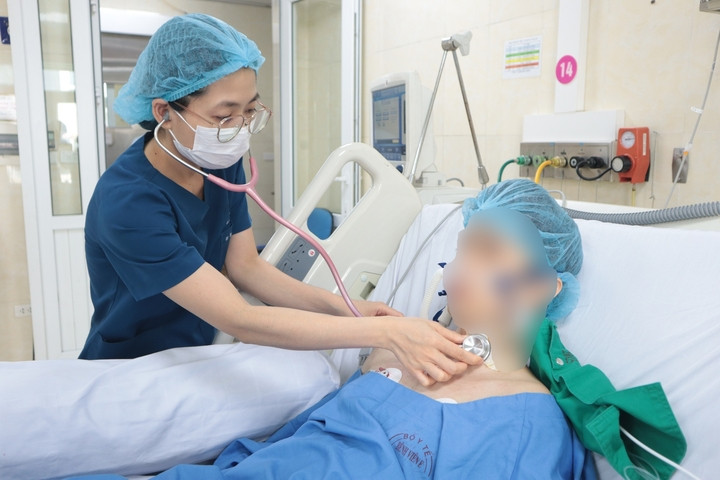 Người bệnh đang được chăm sóc tại Bệnh viện E.