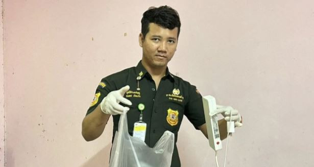 Phát hiện nam thanh niên 31 tuổi tử vong trong phòng, trên tay cầm điện thoại đang sạc- Ảnh 2.