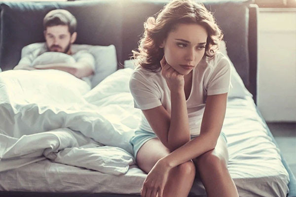 Sợ phải chia tài sản cho vợ chồng có con riêng với bồ nhí nhưng không muốn ly hôn