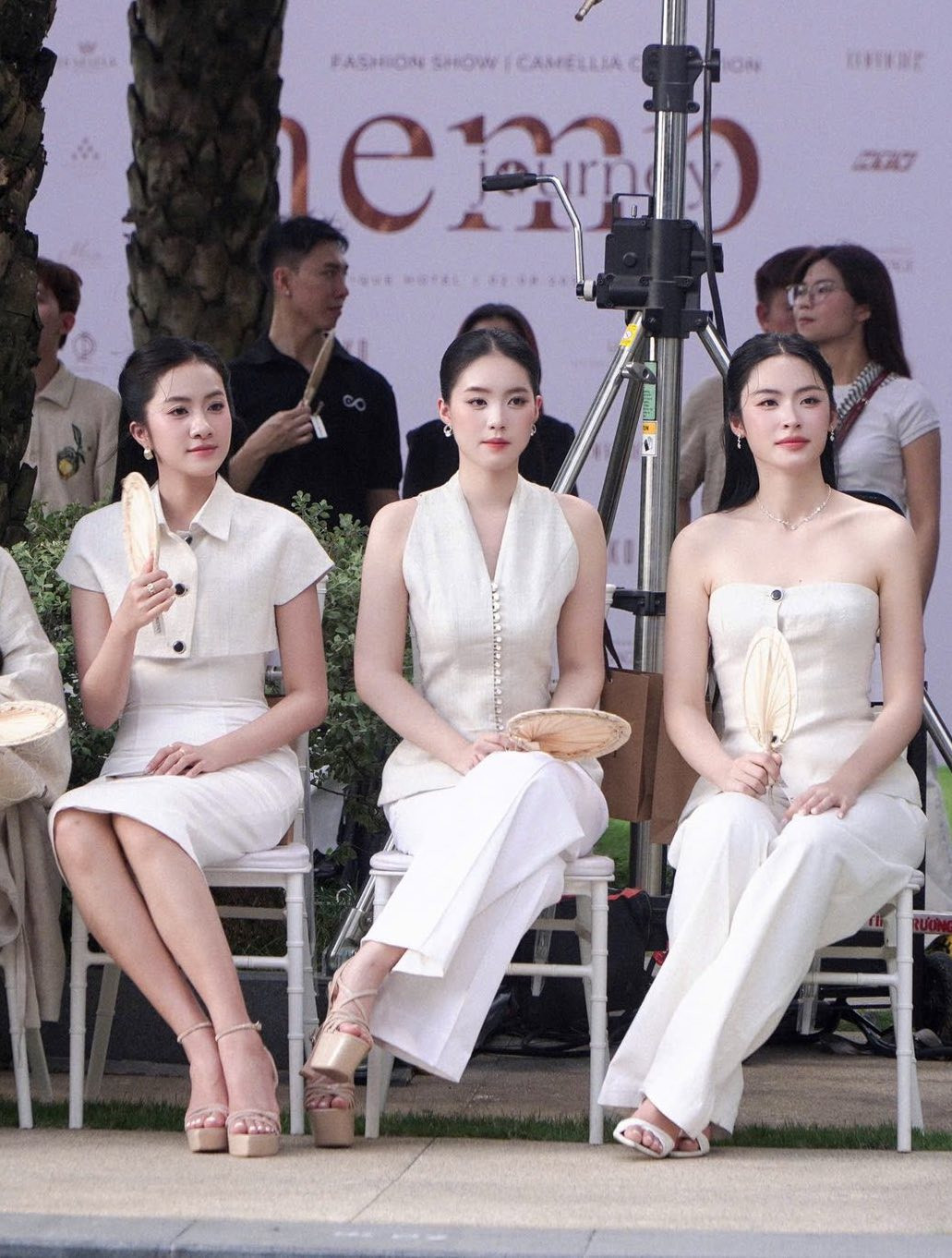 Hà Trúc Linh và 2 Á hậu ra sao sau 1 tháng đăng quang Hoa hậu Việt Nam? - Ảnh 4.