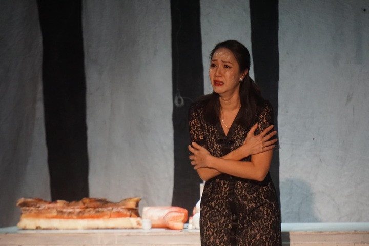 Gần đây, cô tái xuất sân khấu kịch và màn ảnh.