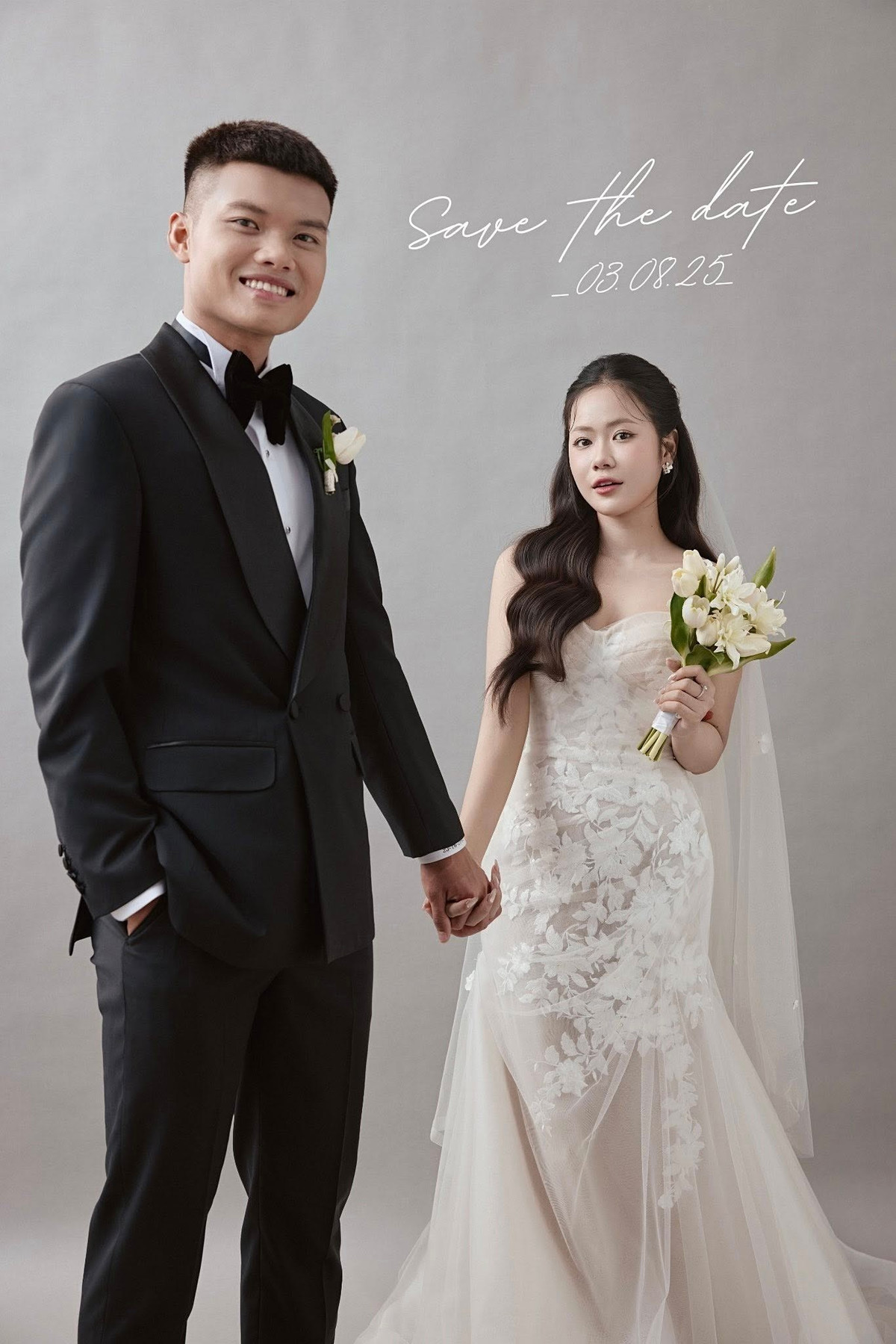 Nhan sắc hot girl của nữ nhân viên ngân hàng vừa kết hôn với cựu sao U23 Việt Nam - Ảnh 1.