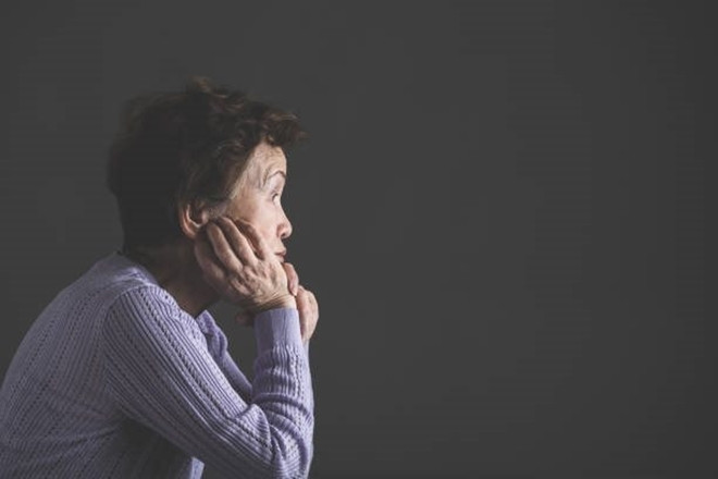 Sống với con rể 2 năm tình cờ nghe cuộc trò chuyện của vợ chồng con hôm sau tôi để lại 200 triệu và lặng lẽ về quê