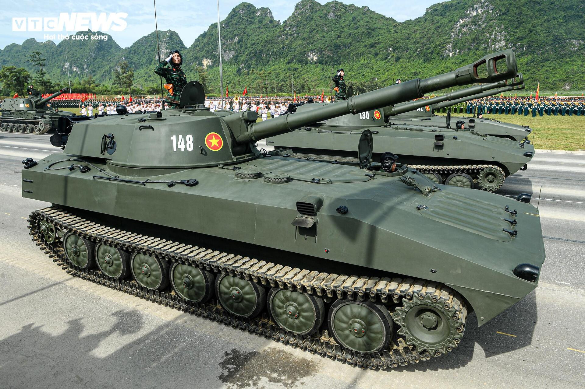 Tên lửa, xe chiến đấu 'Made in Vietnam' phô diễn sức mạnh tại buổi hợp luyện A80 - 4